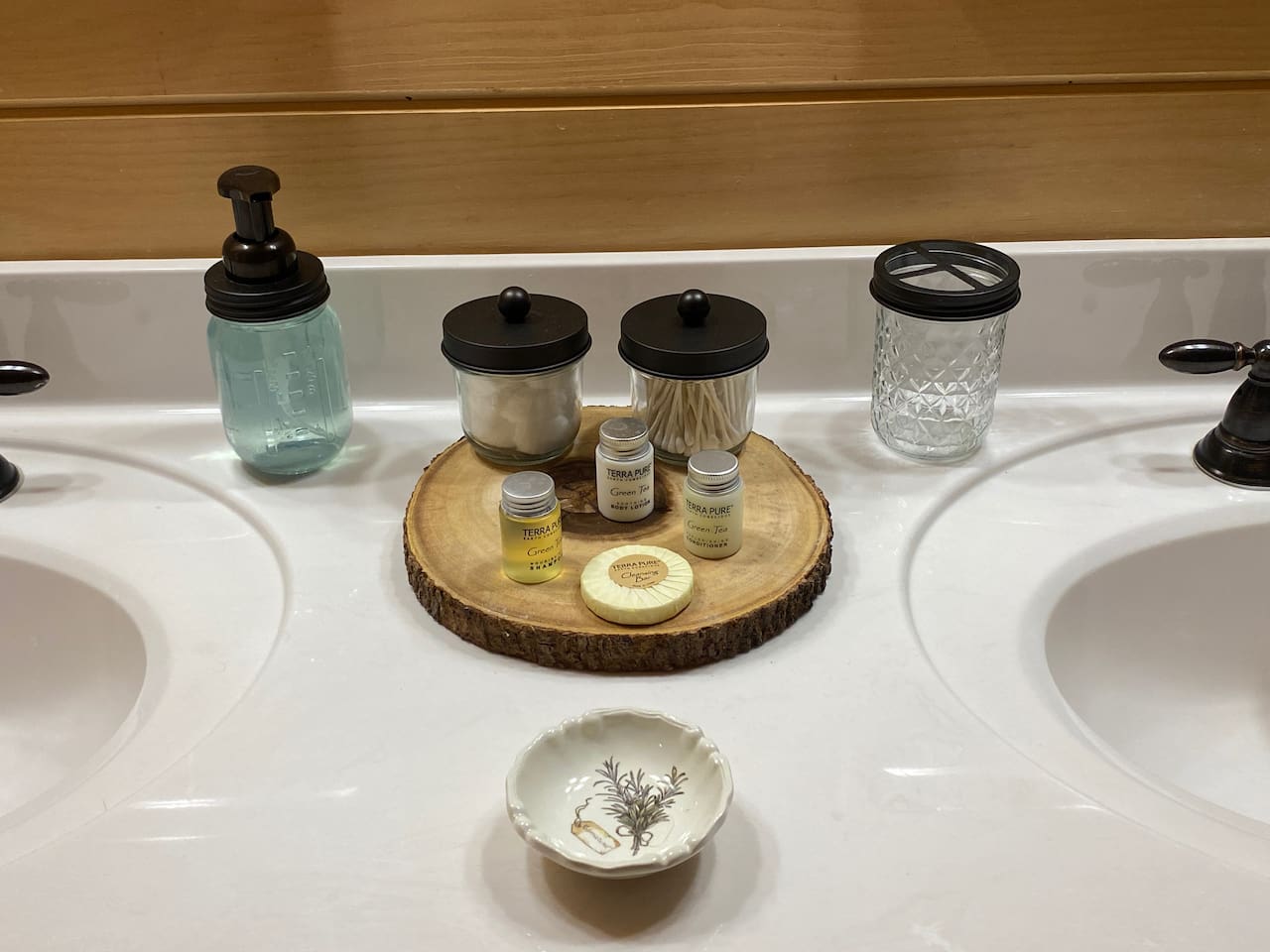 Hand soaps and accessories come with the cabin