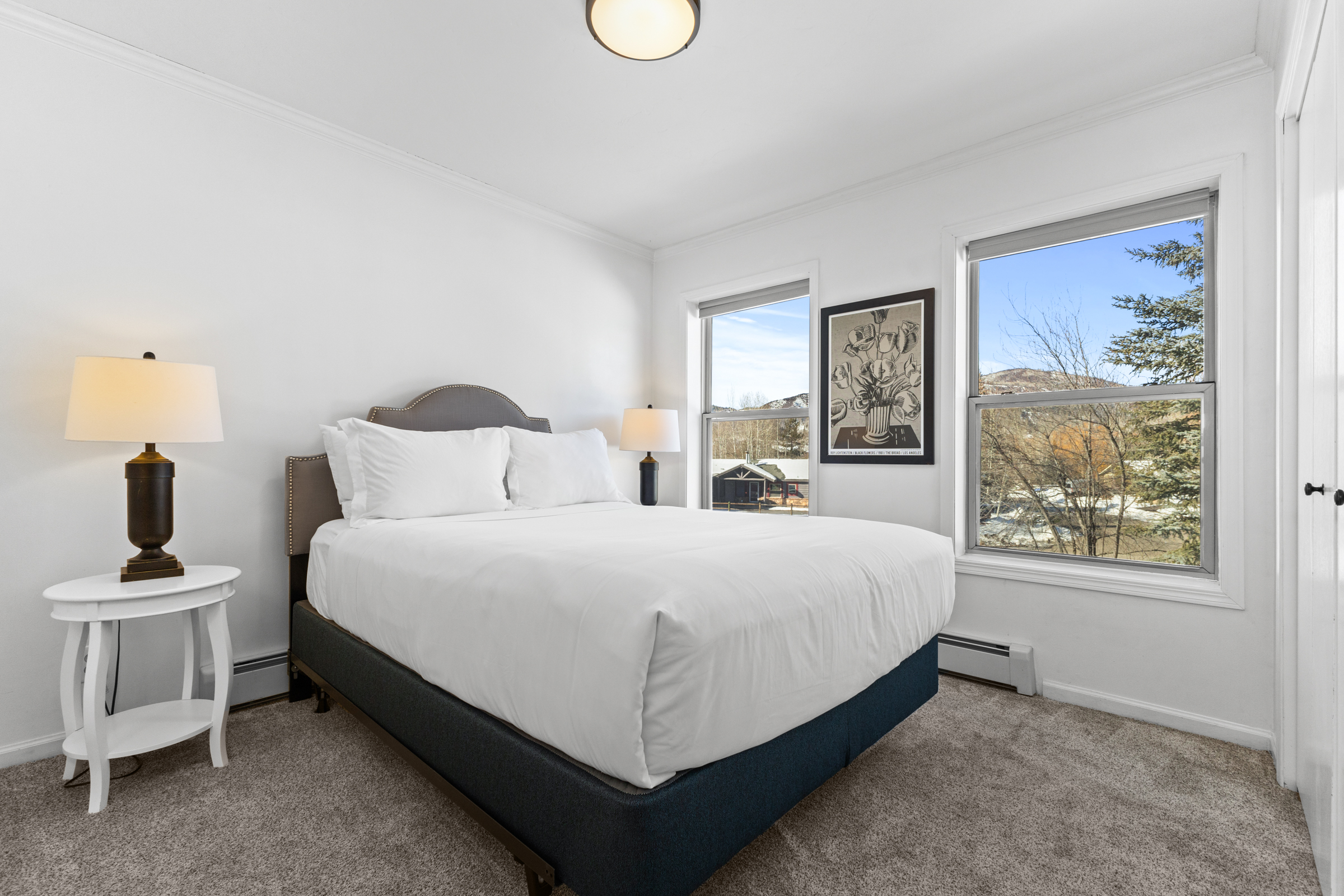 Bedroom 1 | Queensize Bed | Big Windows and Overlooking View