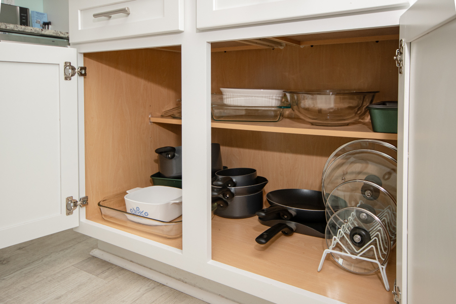 Great variety of cooking utensils and pots and pans!