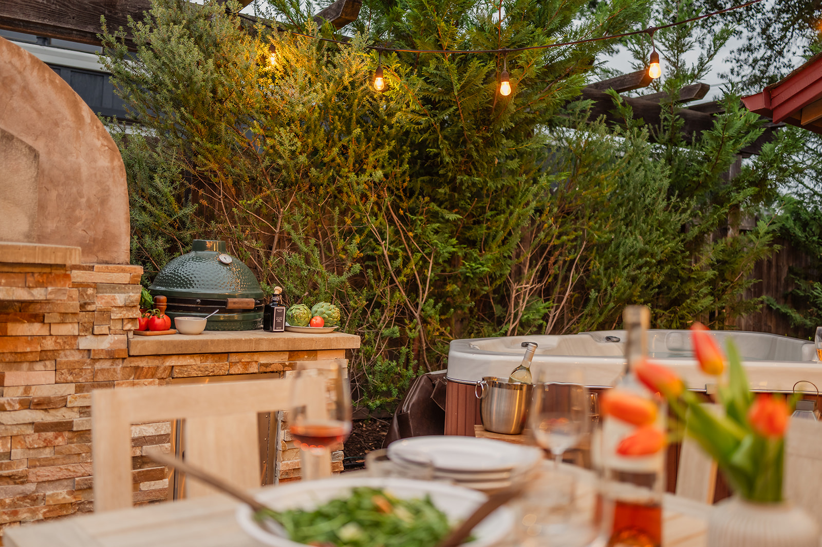 Al fresco dining for 6