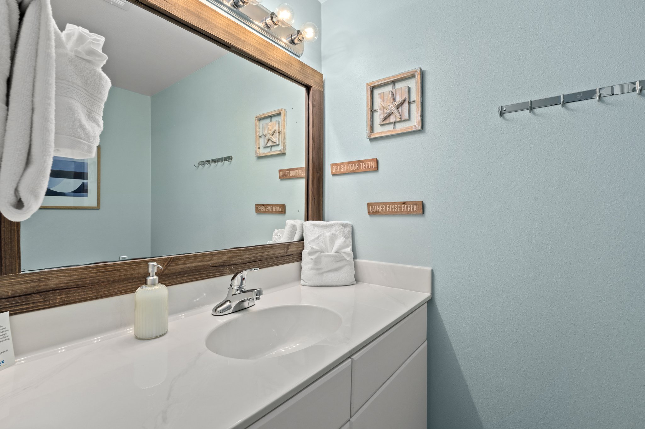 Bunk 1/2 bath