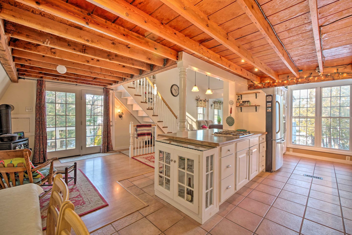 fully equipped kitchen