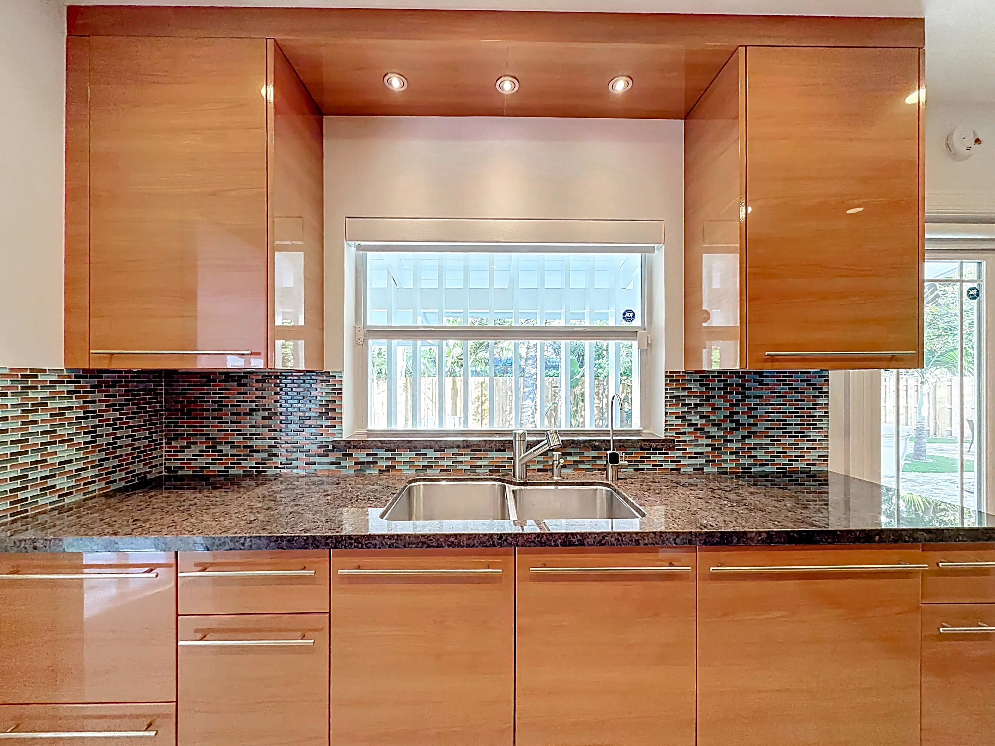 Good light and keep an eye on the action in the side yard. 