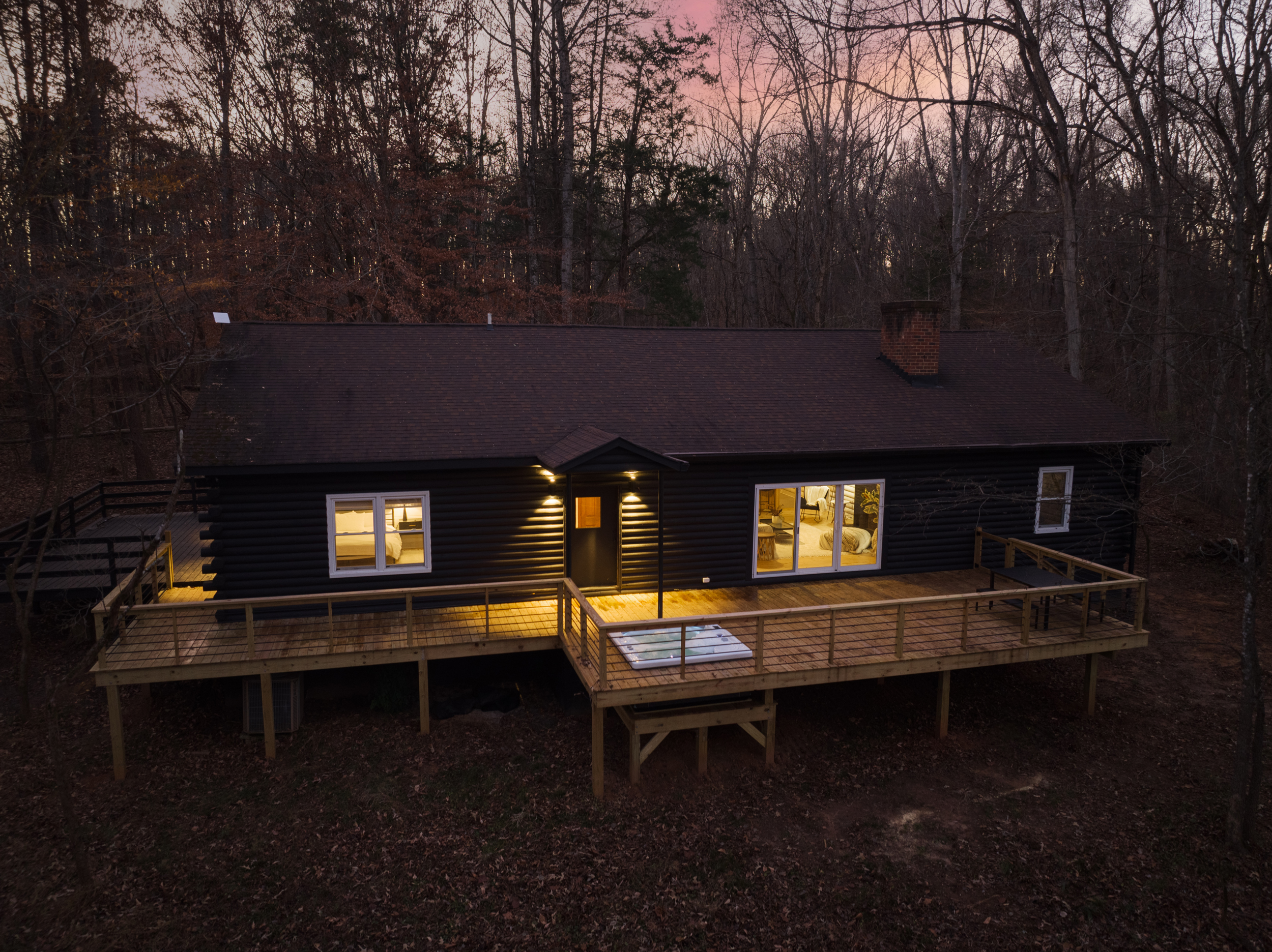 Outdoor Escape: Experience serene evenings on the spacious deck, surrounded by nature's beauty!