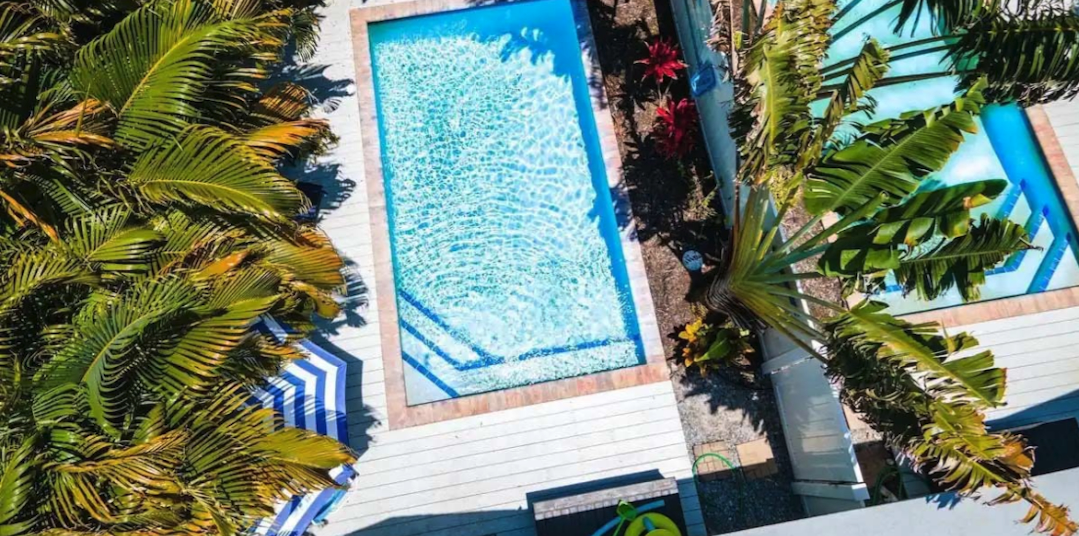 2 min walk to beach 2 Cottages w/2 pools sleeps 12 4