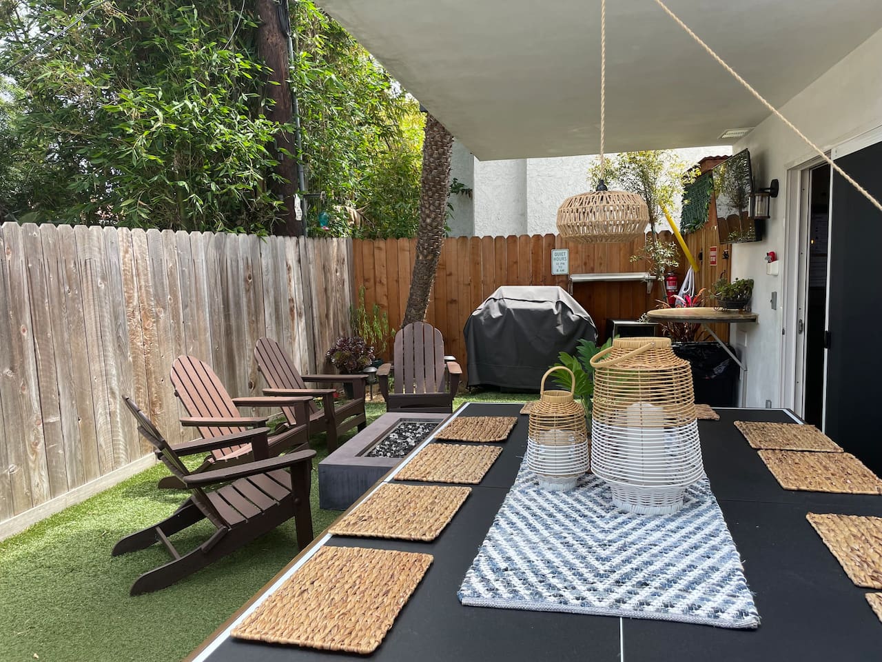 The light hoists up out of the way for ping pong :)