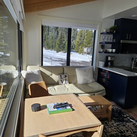 Dinning/living room area