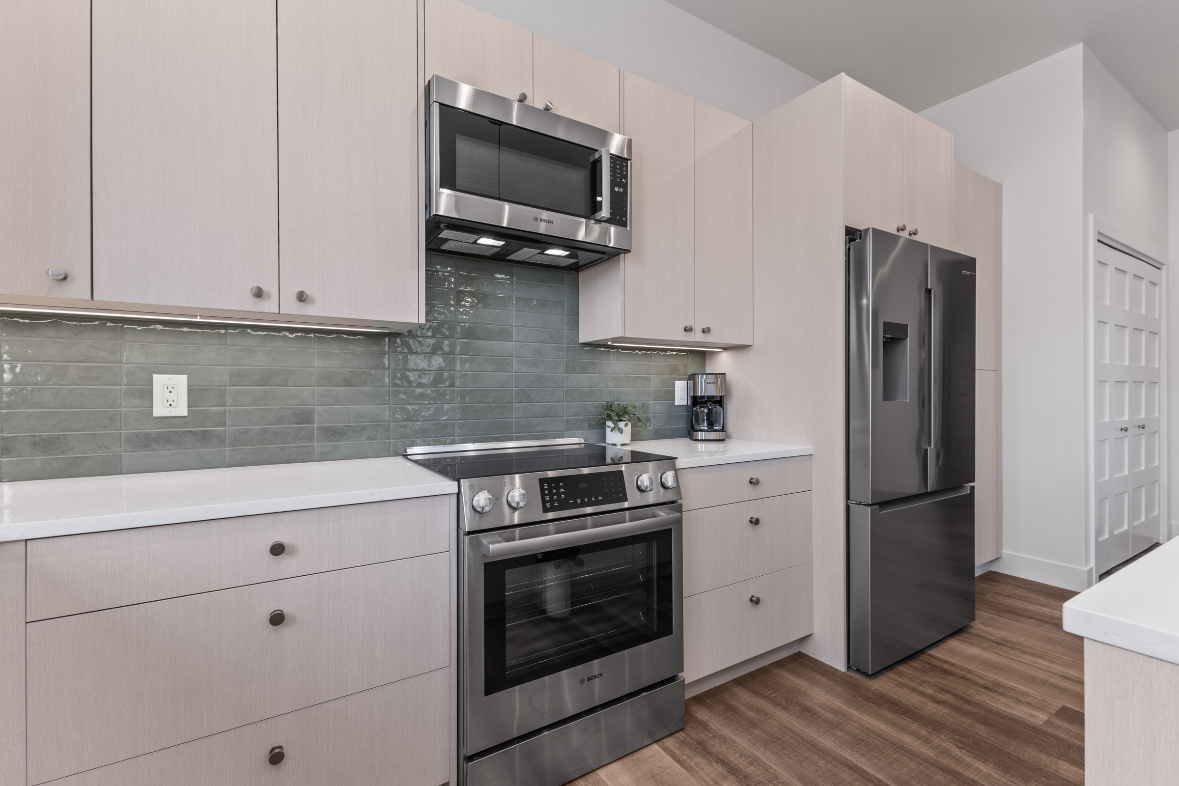 Kitchen Stove| Microwave| Refrigerator