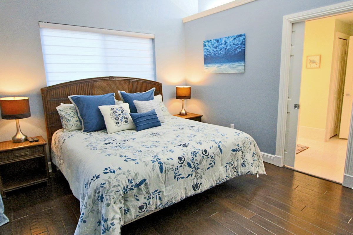Upstairs king bedroom