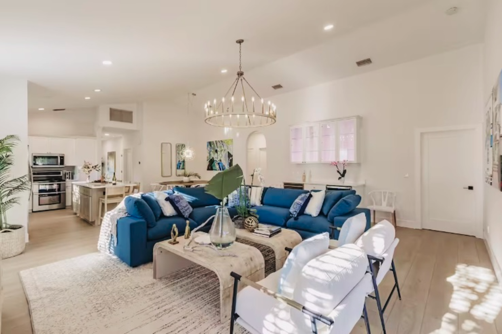 Large comfortable living room to accommodate the whole family