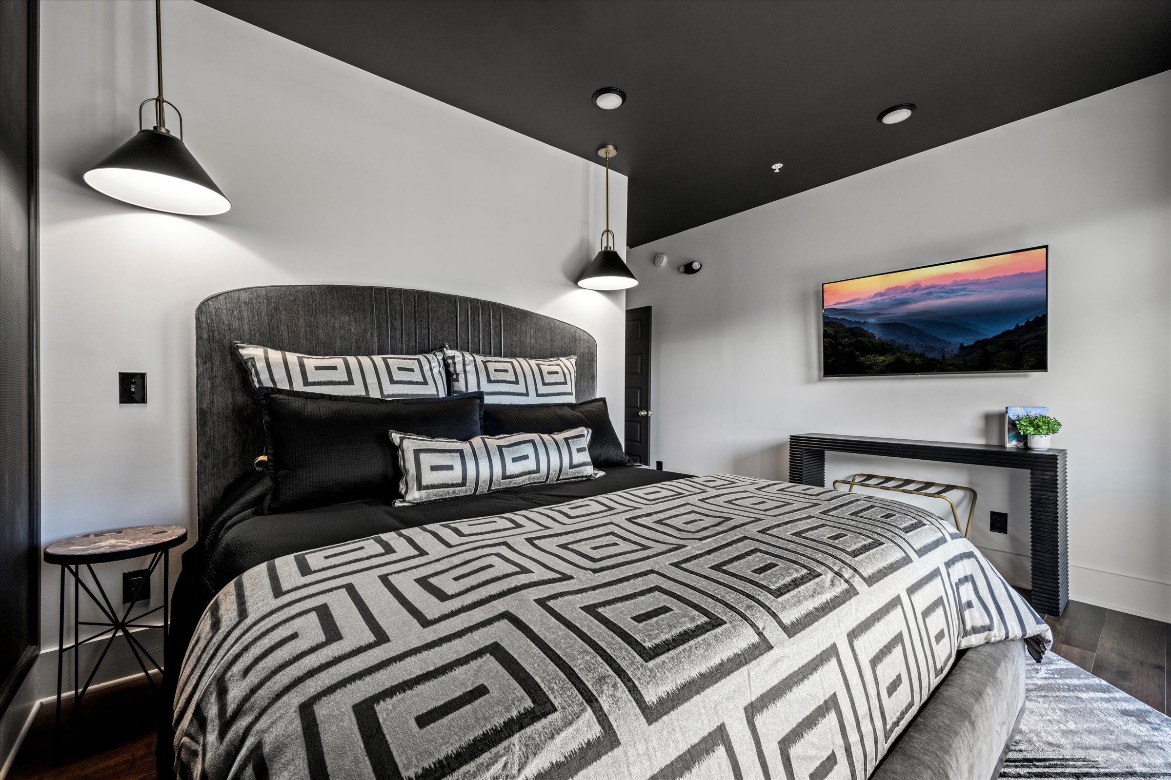 Rest and recharge with our high quality beddings at king bedroom!