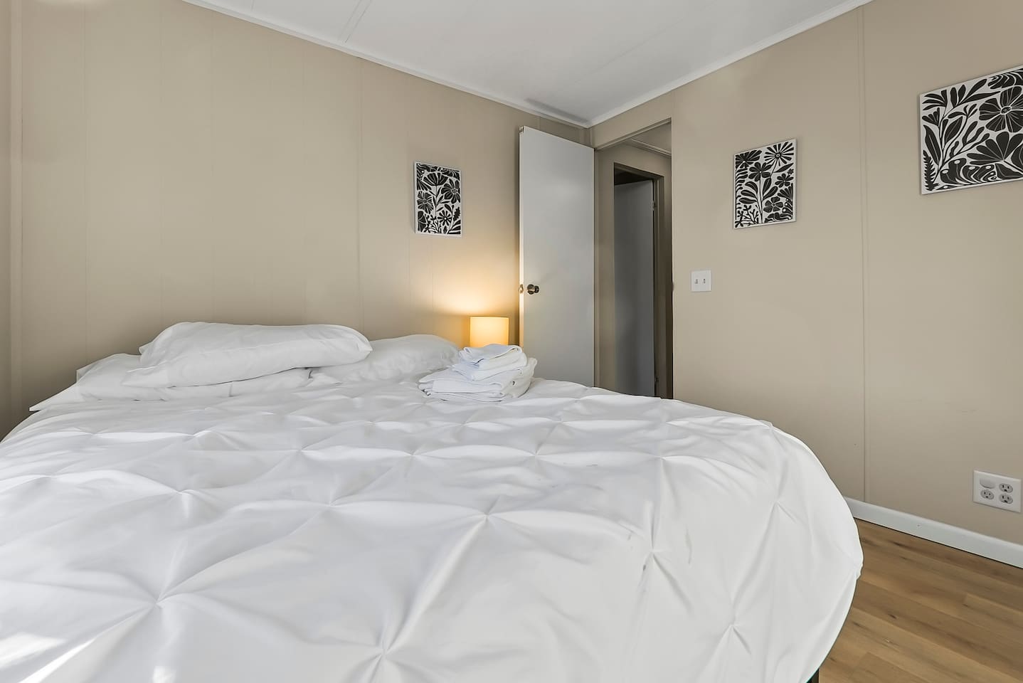 Extra sleeping space with soft bedding, ideal for families or groups.