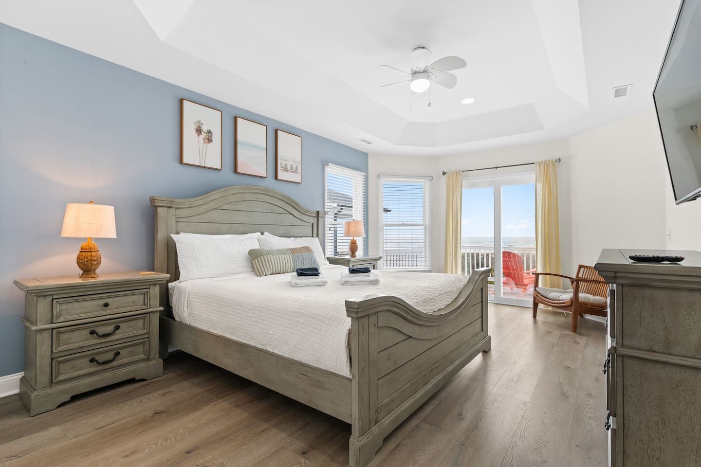 Second Floor - King Bedroom - Faces the Ocean!