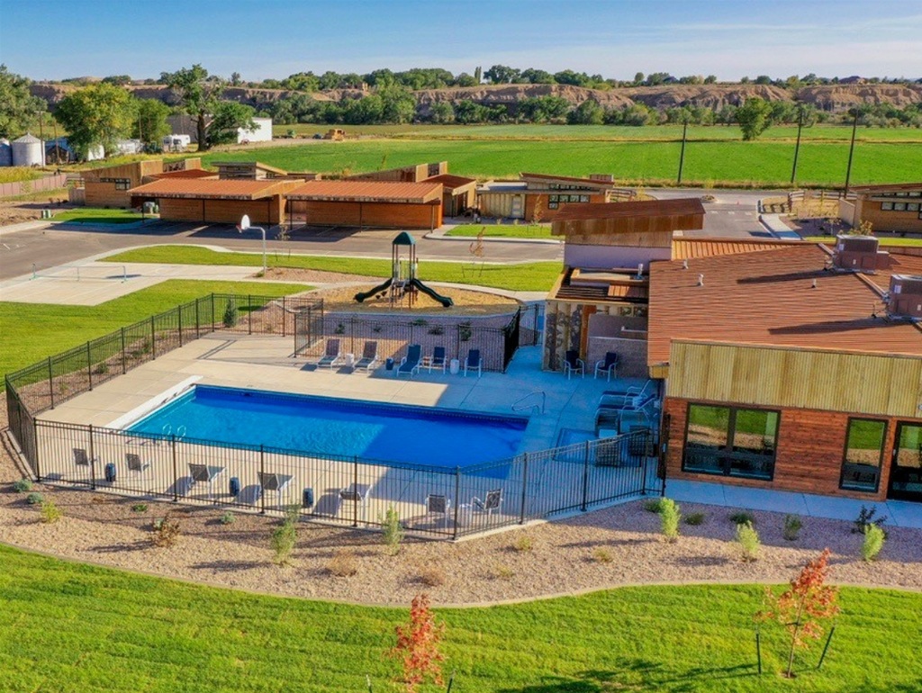 Palisade Legends Pool