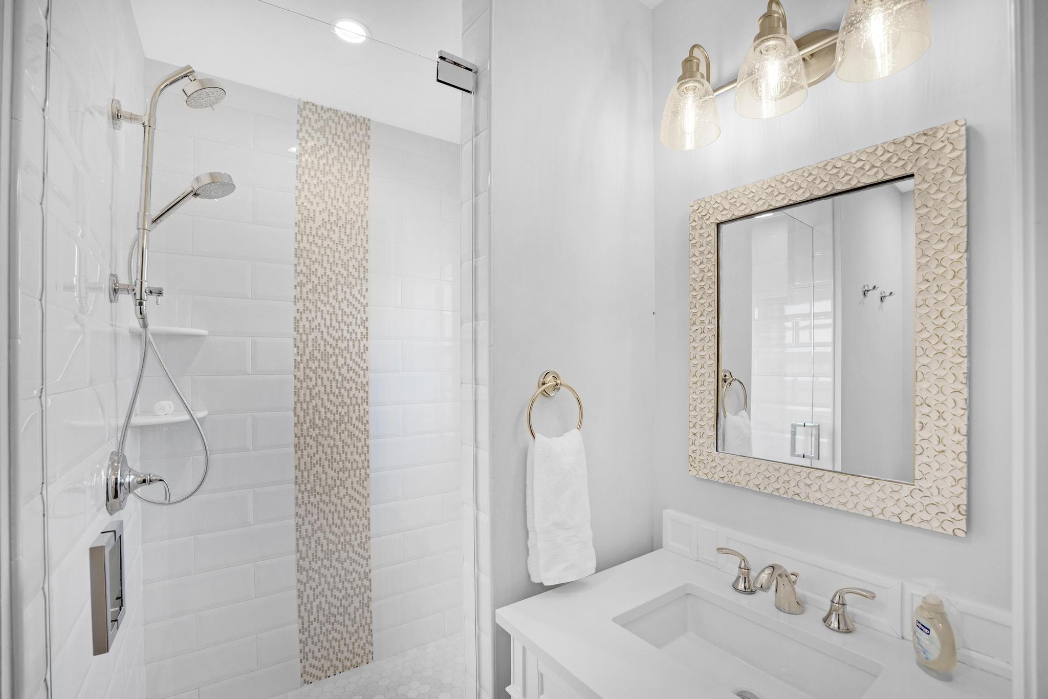 Junior Master En Suite Bathroom, Upstairs
