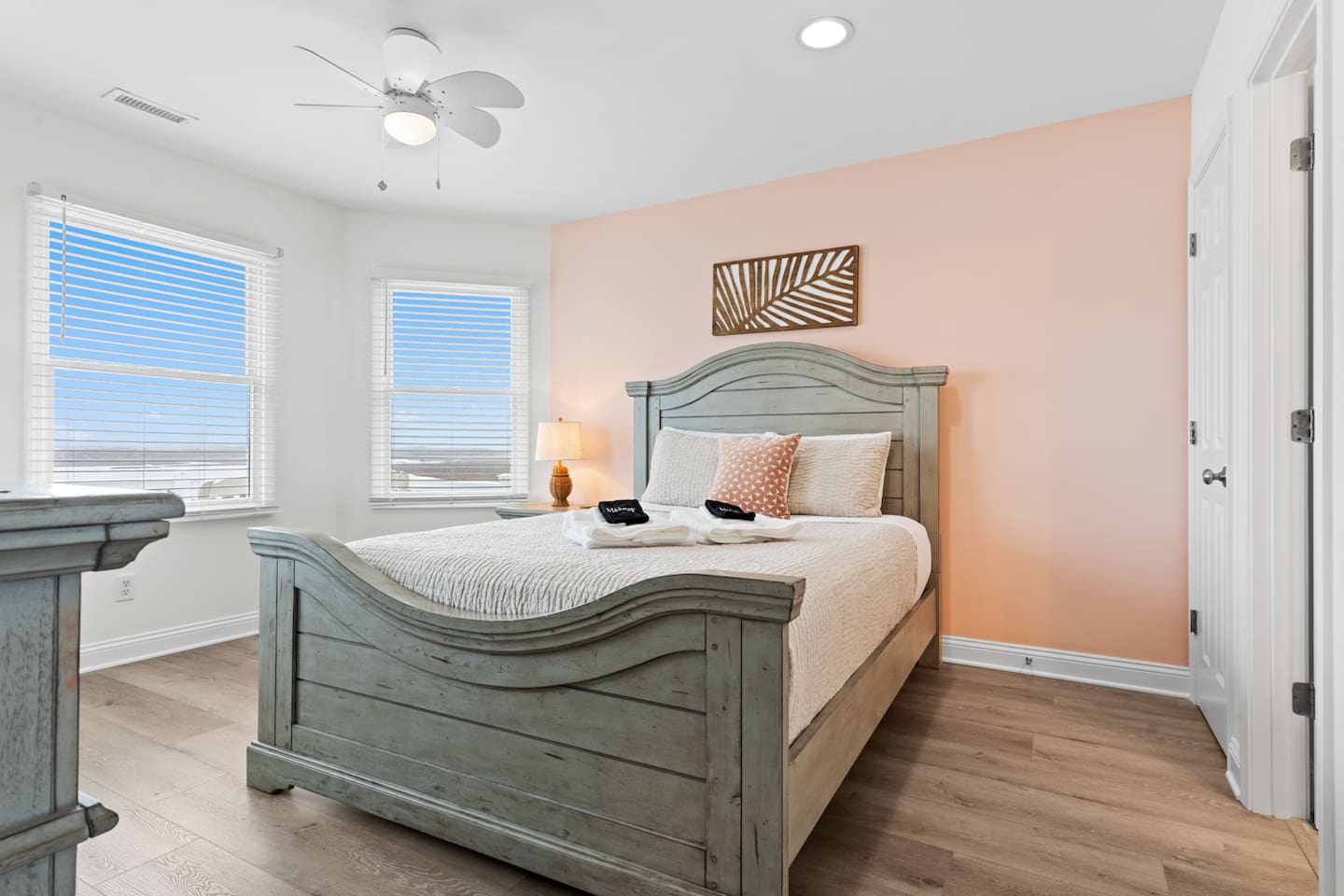 Smart TV, Dresser, Closet, & En Suite Bathroom.
