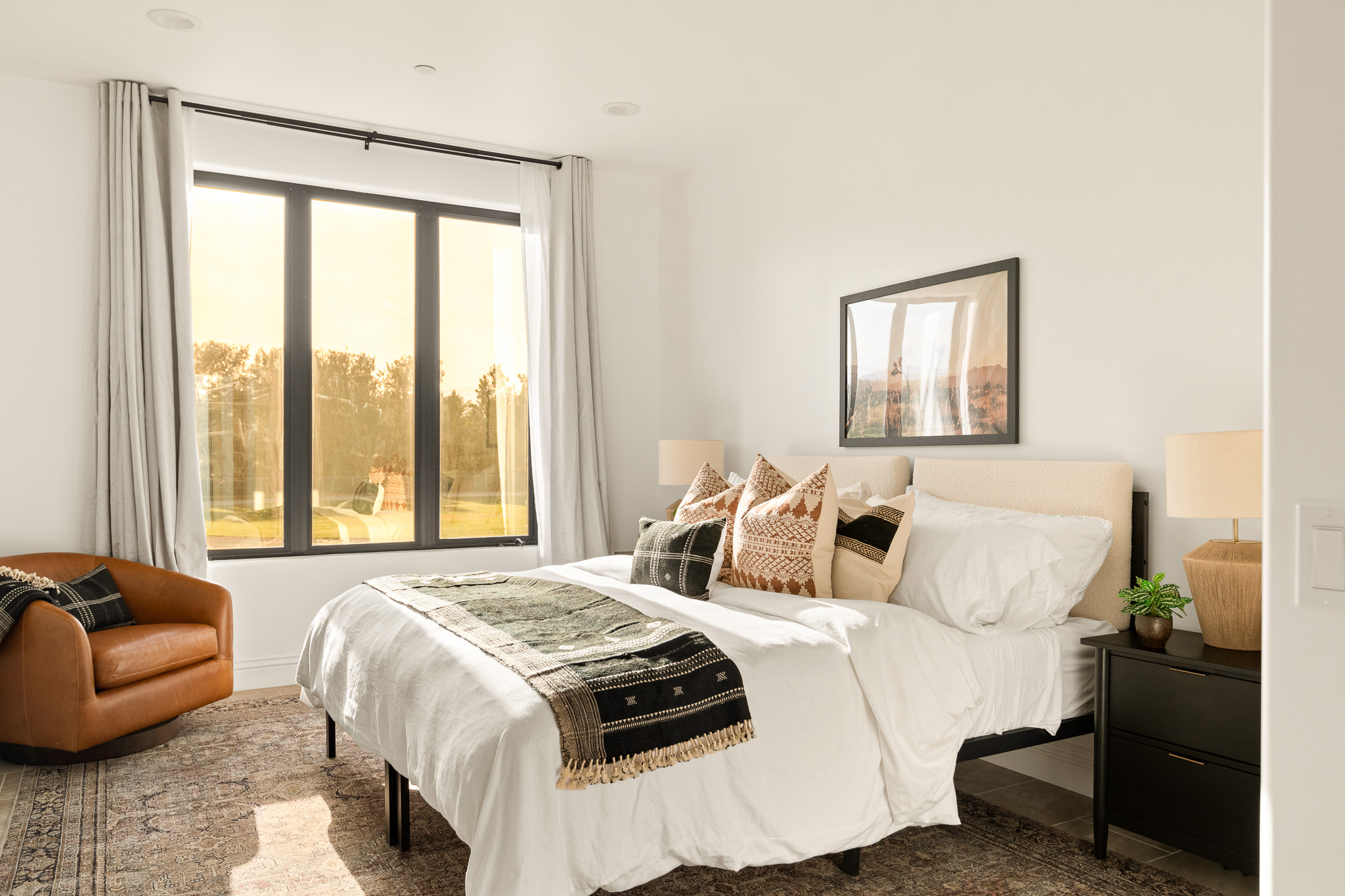 Upstairs Middle Bedroom (9)