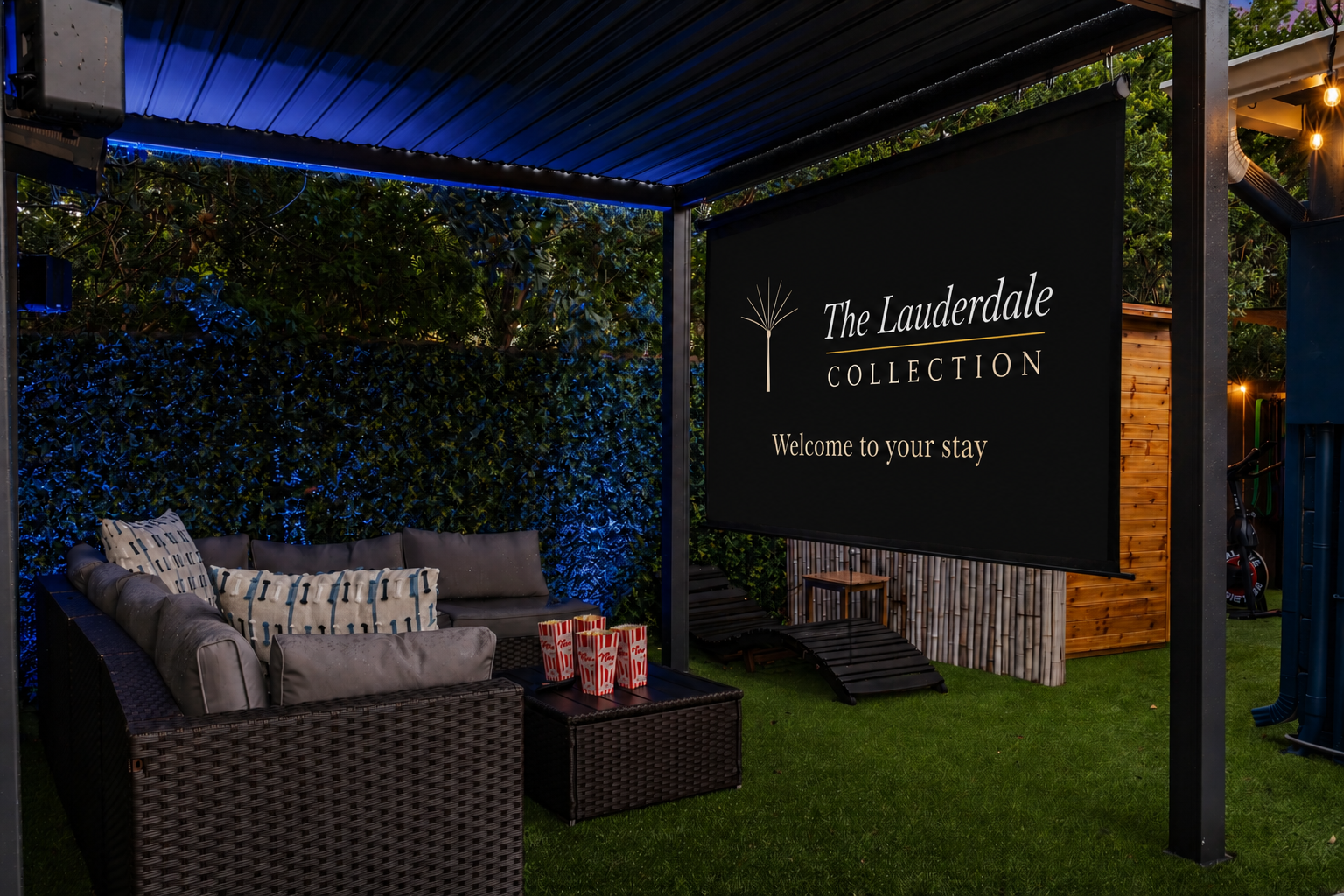 🎬🌙Cozy up for movie night under the stars — the ultimate backyard vibe.