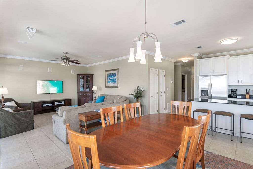 Third Floor: Dining Area – Bright dining space with seating for 6, perfect for family meals or gatherings.