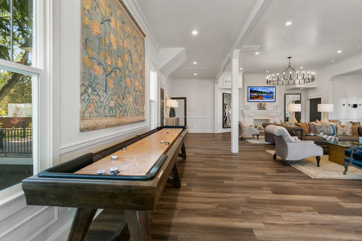 This is the real deal full length high end custom shuffleboard table