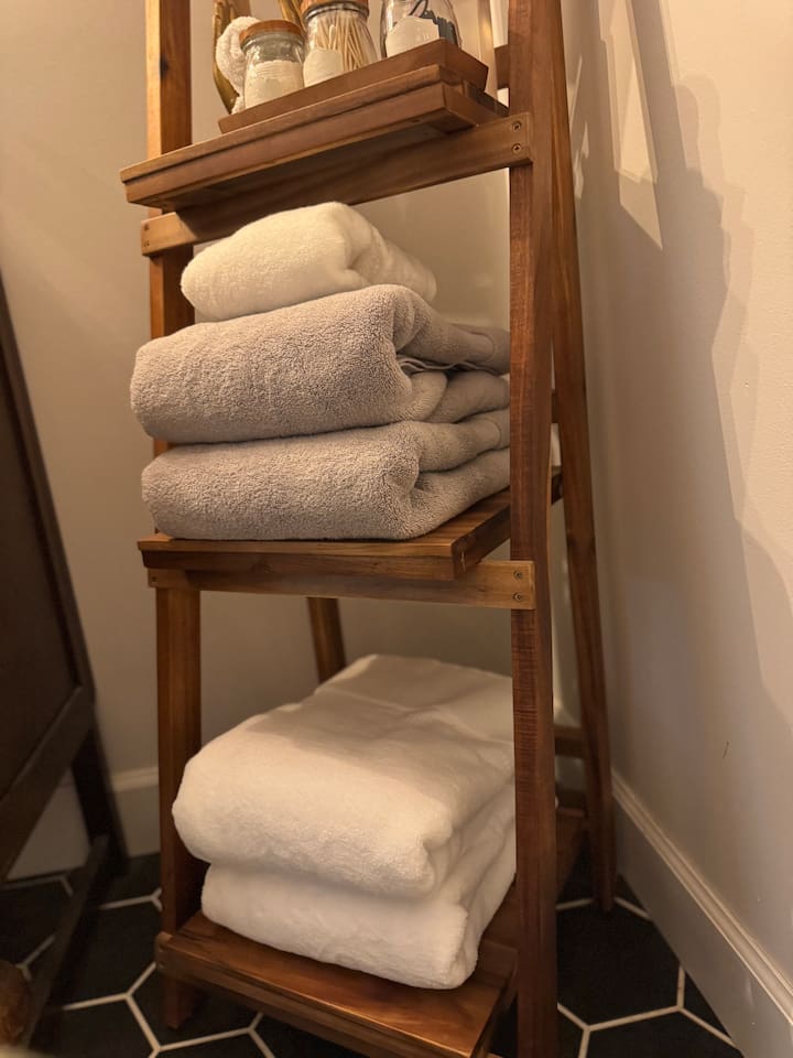 Wrap yourself with Plush and luxurious high end towels