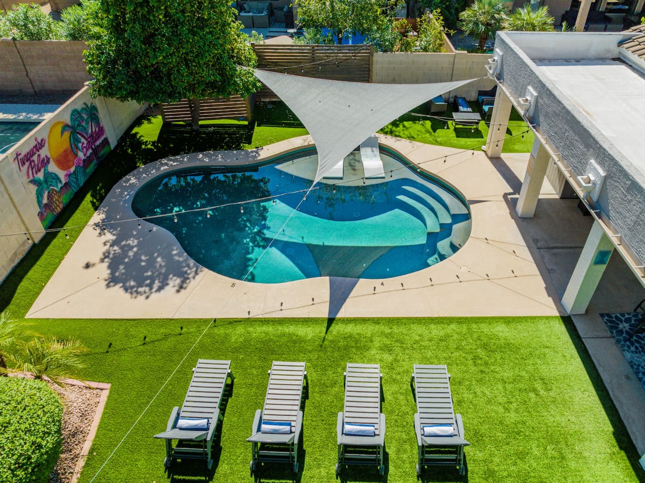Birds eye view - can't you picture yourself in the pool? Cannonball!
