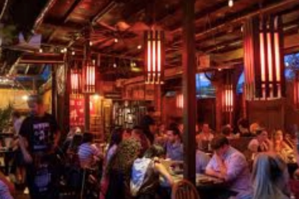 Walk to michelin star restaurant Kemuri Tatausya