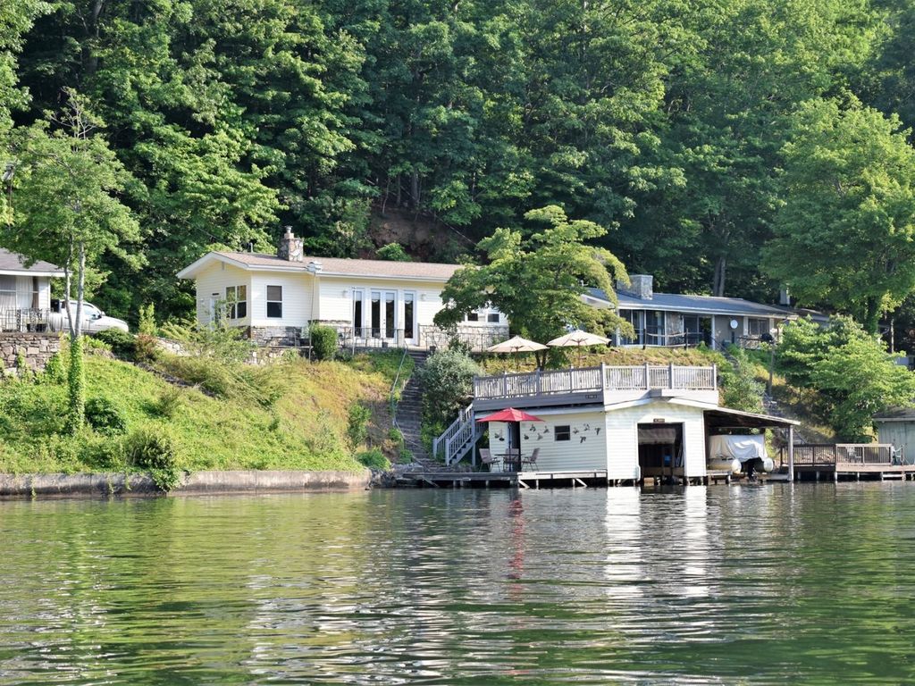 Bella Carroll by Carolina Properties - Lakefront!