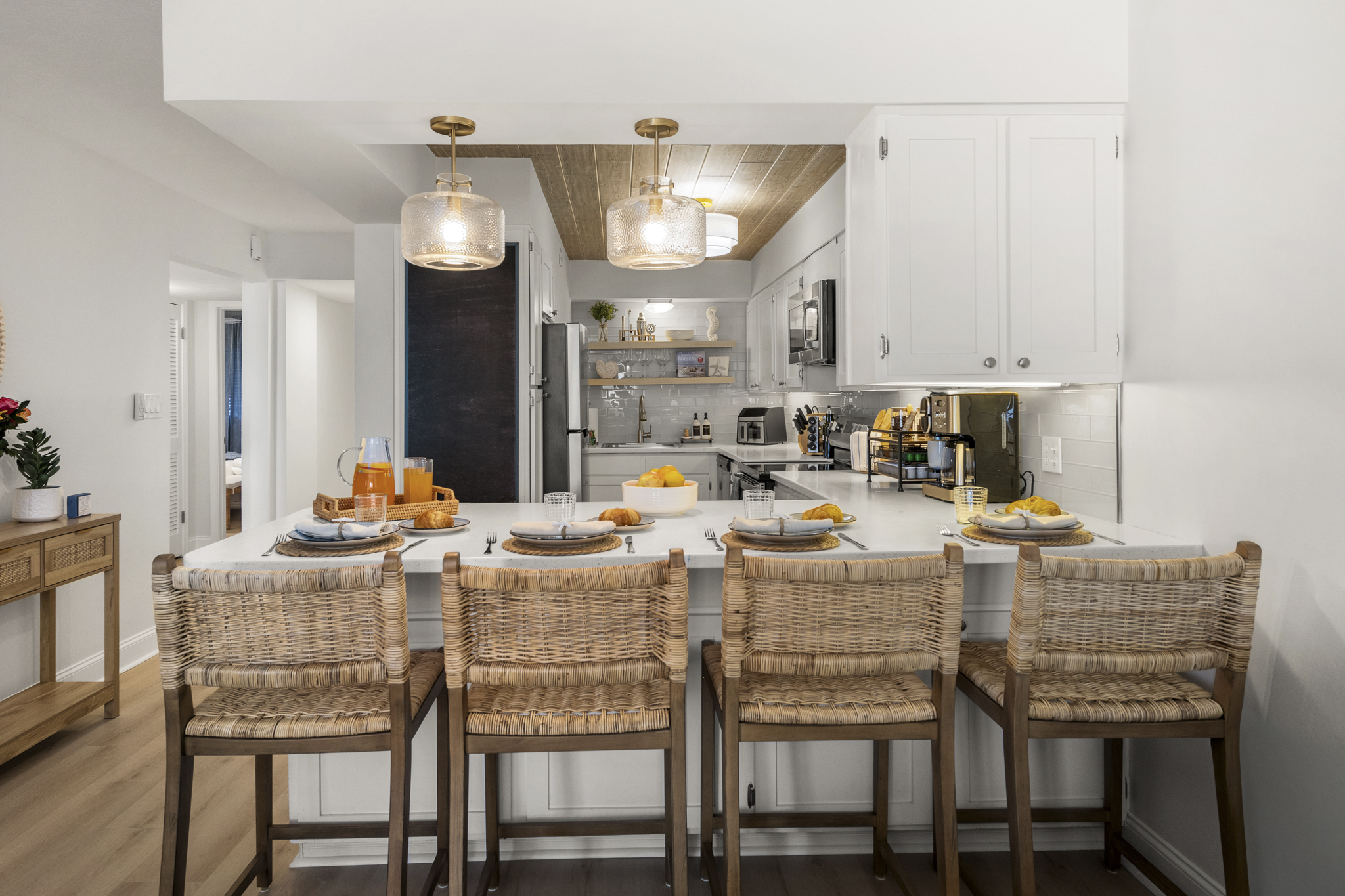 Serve, sip, and socialize at this beautifully designed island, the heart of effortless coastal living.