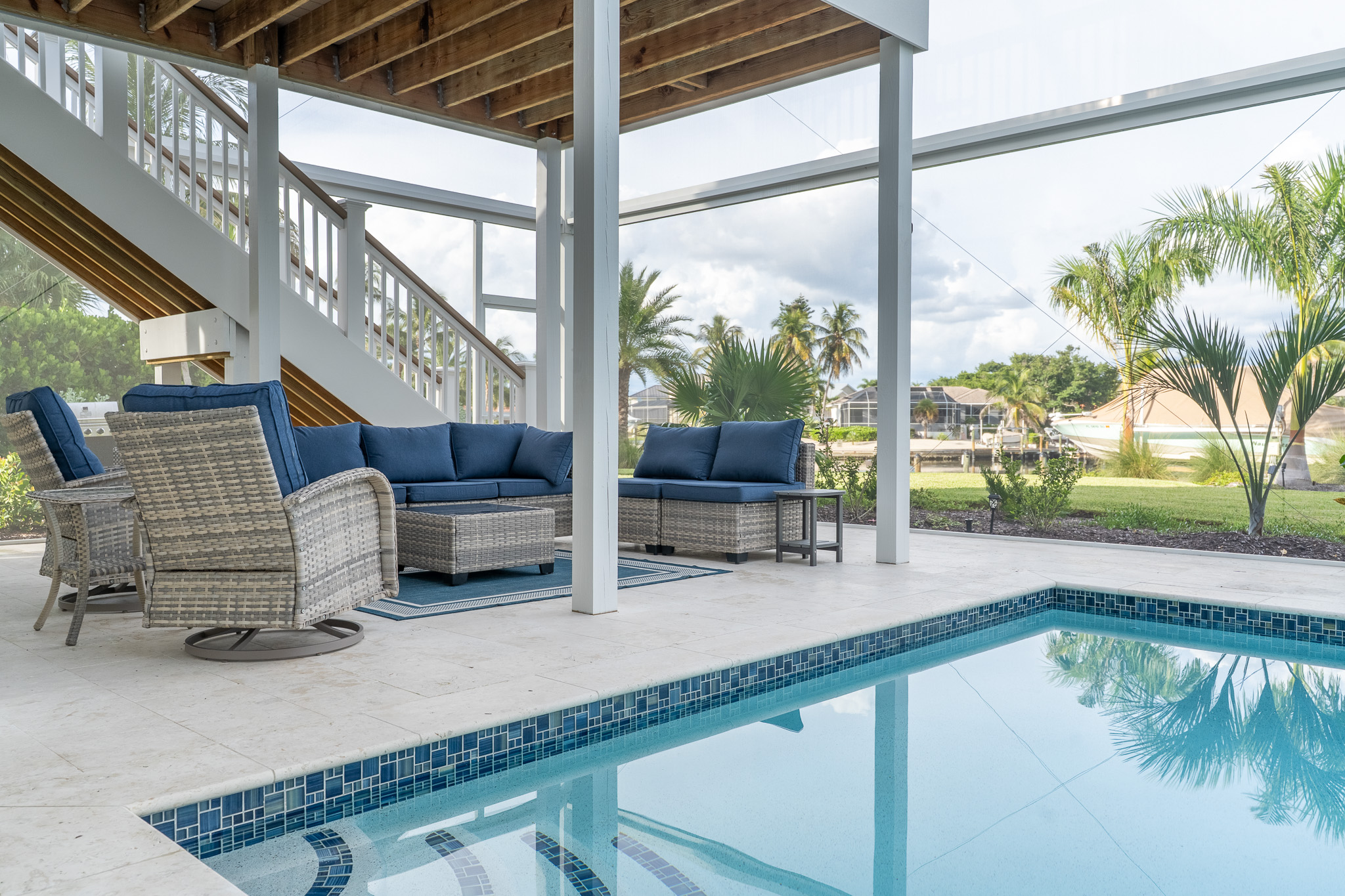 Outdoor Coach Seating