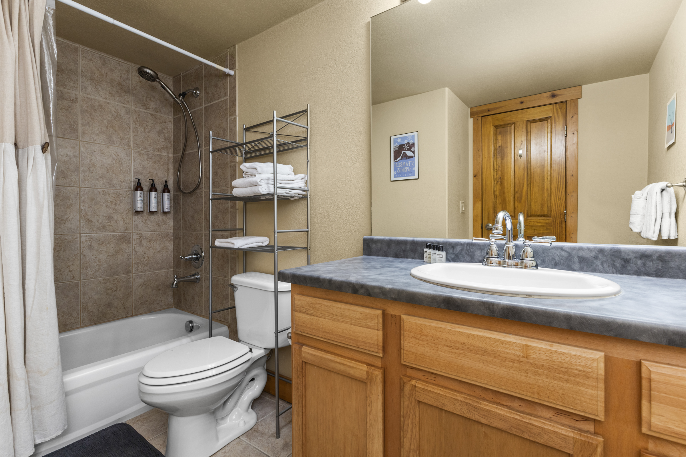 Ensuite Bathroom #1 | Tub and  Shower Combo