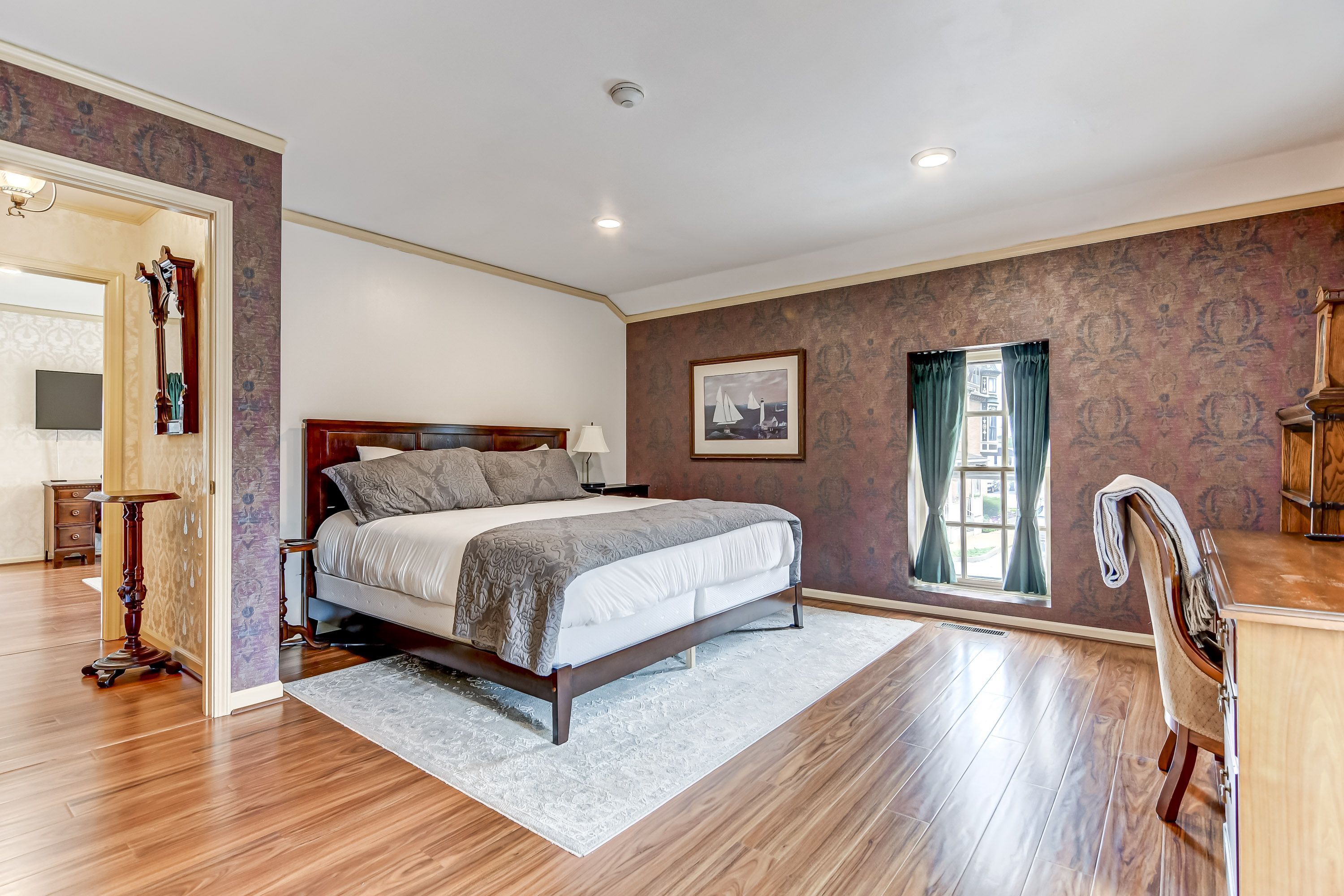 The Bressmer Carriage House - Bedroom 2