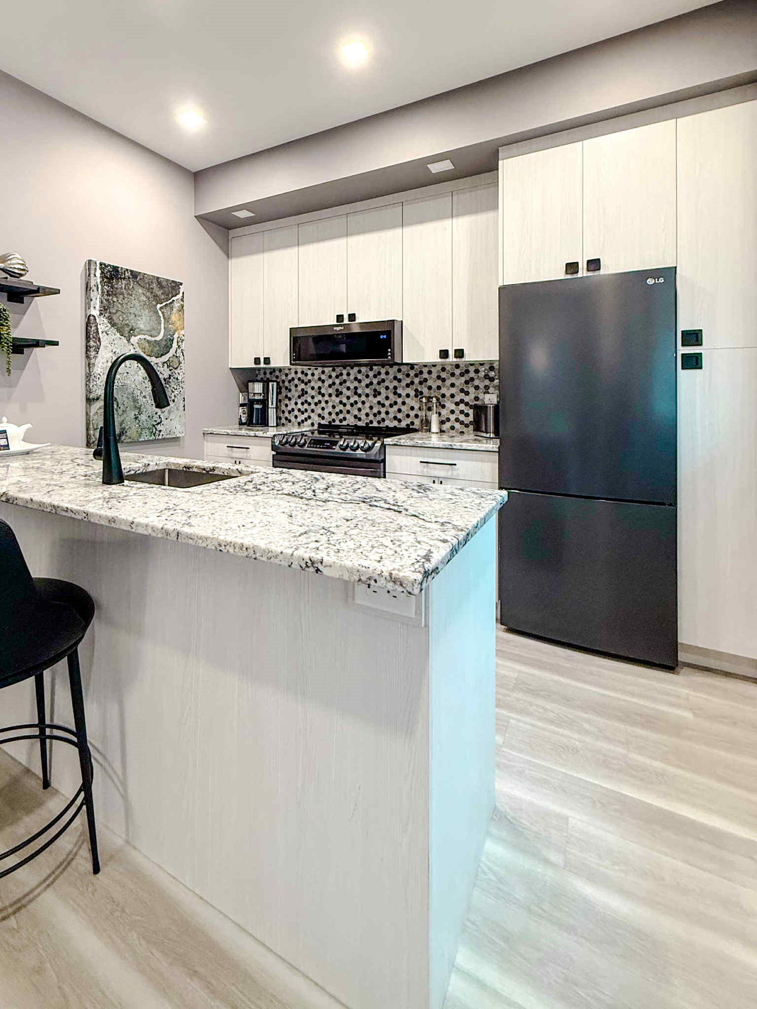 Brand new appliances (dishwasher, microwave oven and fridge), equipped with Coffee Maker, Kettle, Blender, Toaster, and Dinnerware to host up to 6 Guests comfortably.