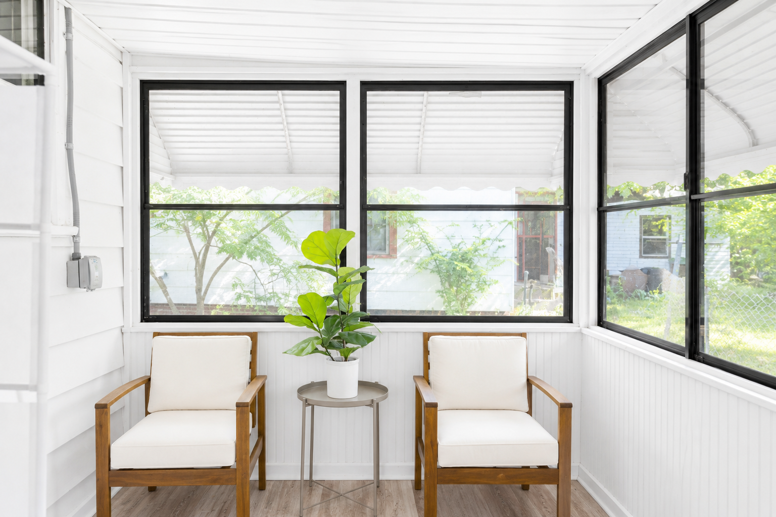 Solarium - space to sit and relax in fresh air. Enter the home through this space.