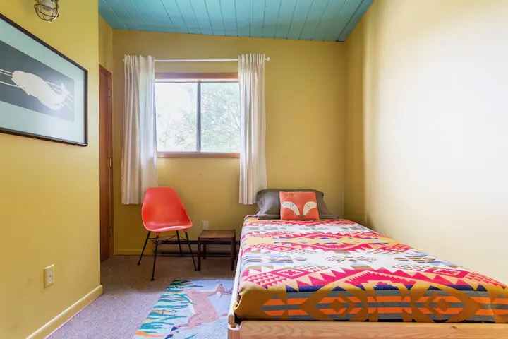 Bedroom 4- stacking twin beds