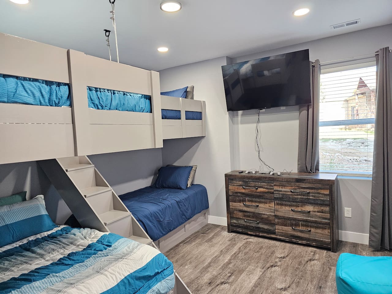 Fun bunk space with TV for movies or games.