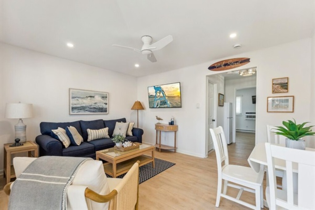 Comfortable living space with a queen sleeper sofa