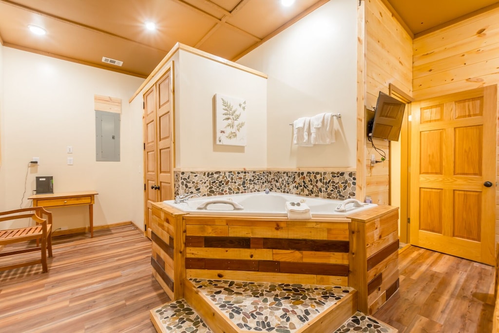 Jacuzzi Tub in Master Bedroom