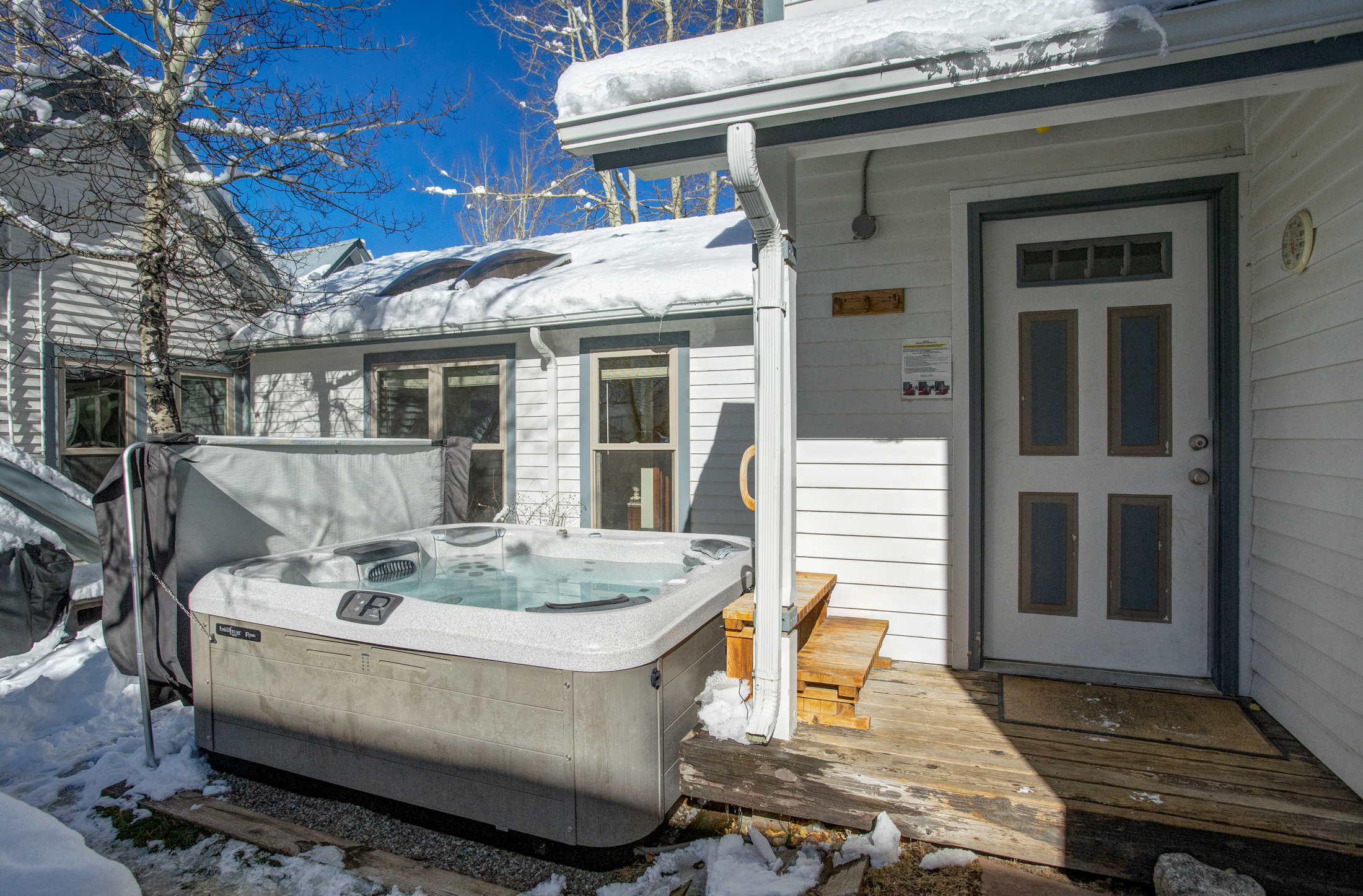 Private Hot Tub Right Outside