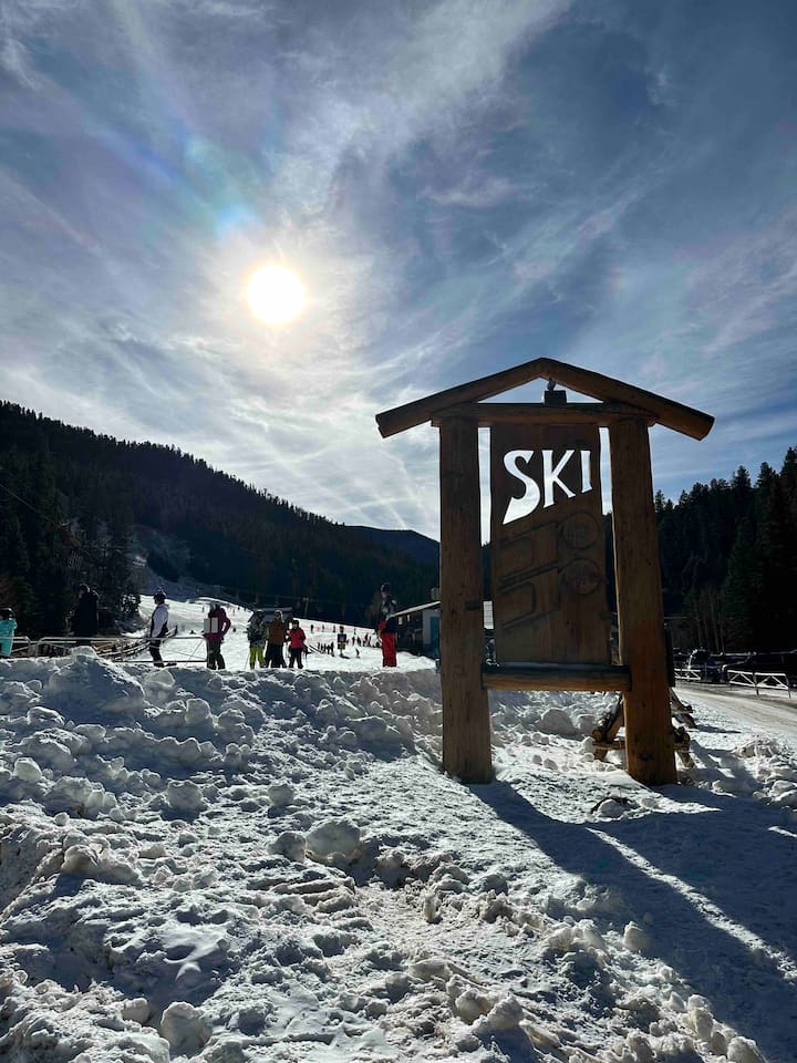 Ski Red River as well, it is only a 30 minute drive from the condo.