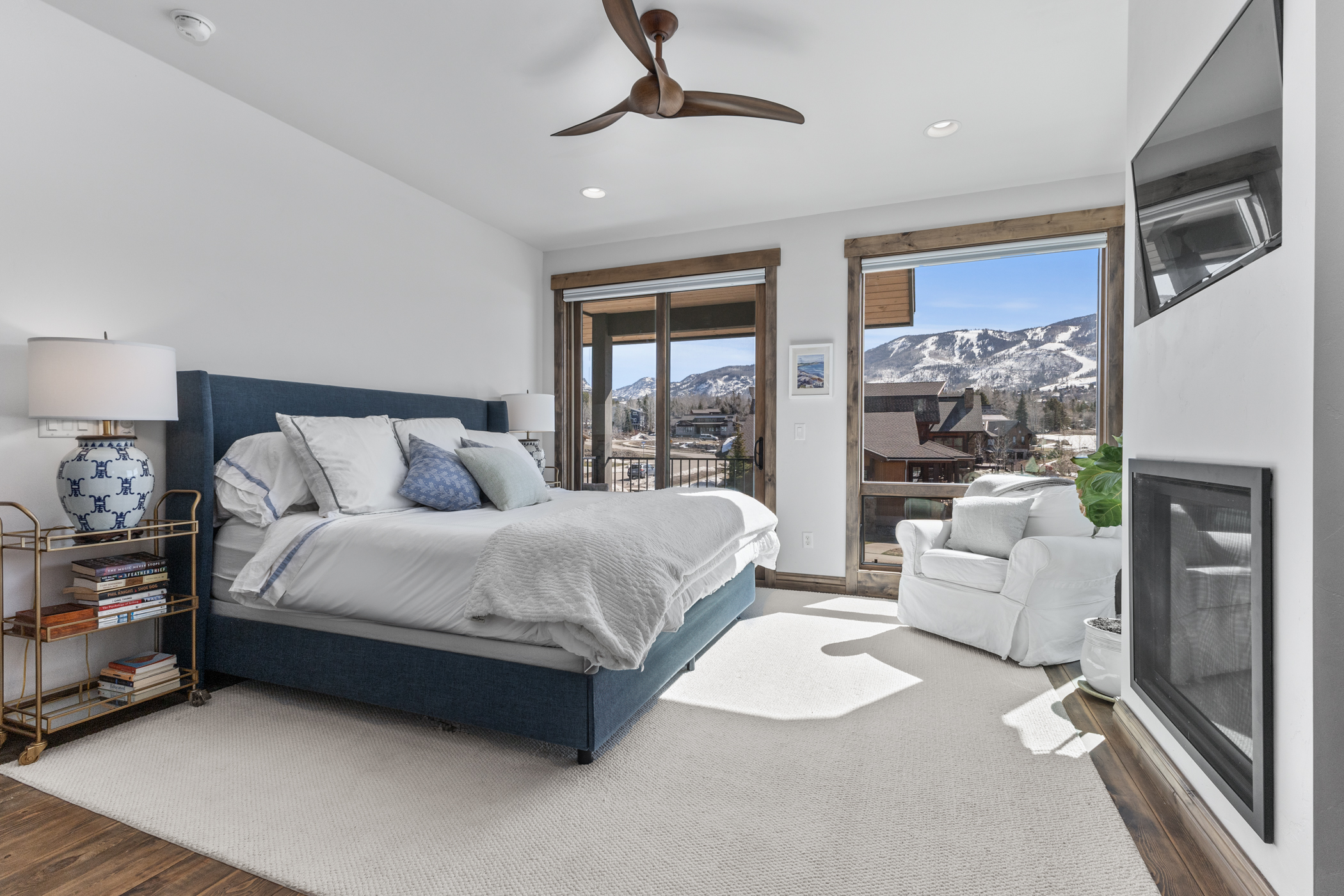 Upper Level Ensuite King Bedroom 1