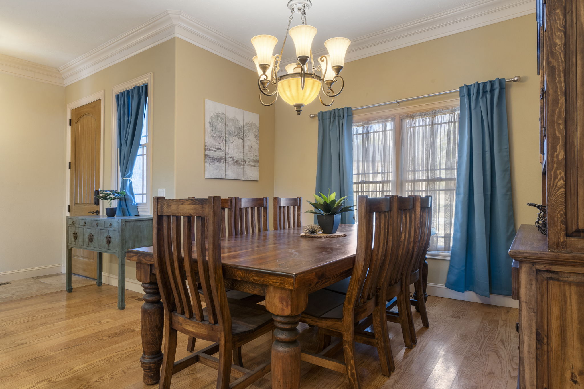 Dining room off of the living and kitchen