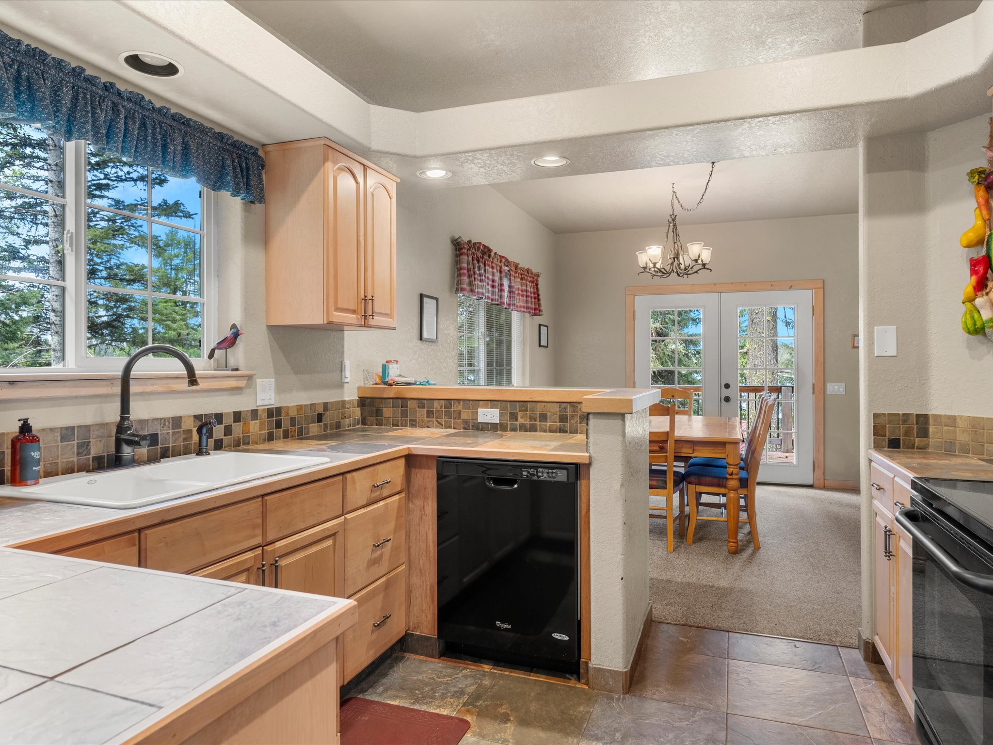 Hawks Nest Kitchen