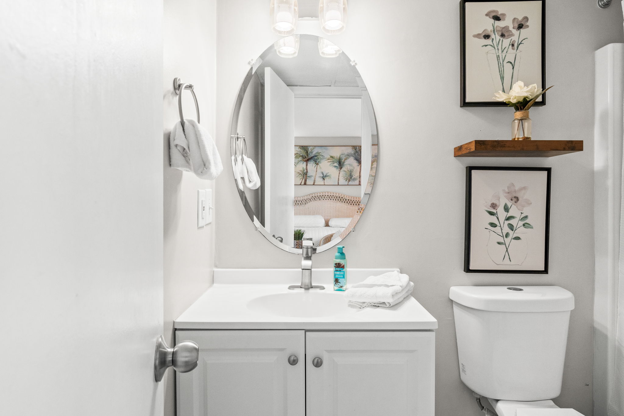 Bathroom with Shower/Tub Combination