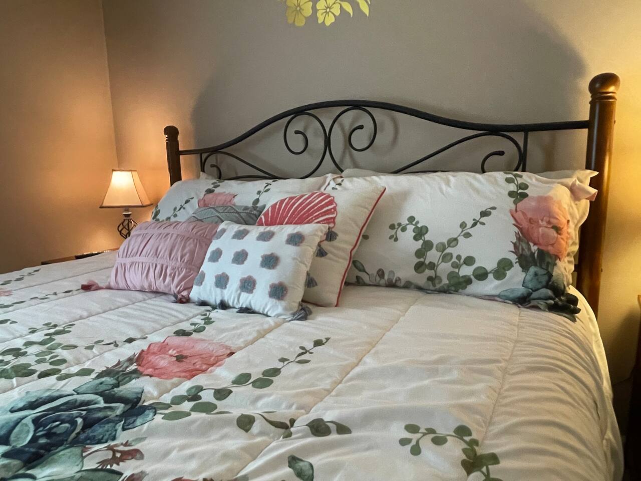 Master 1st bedroom has King Bed, cable tv and a view of the lake