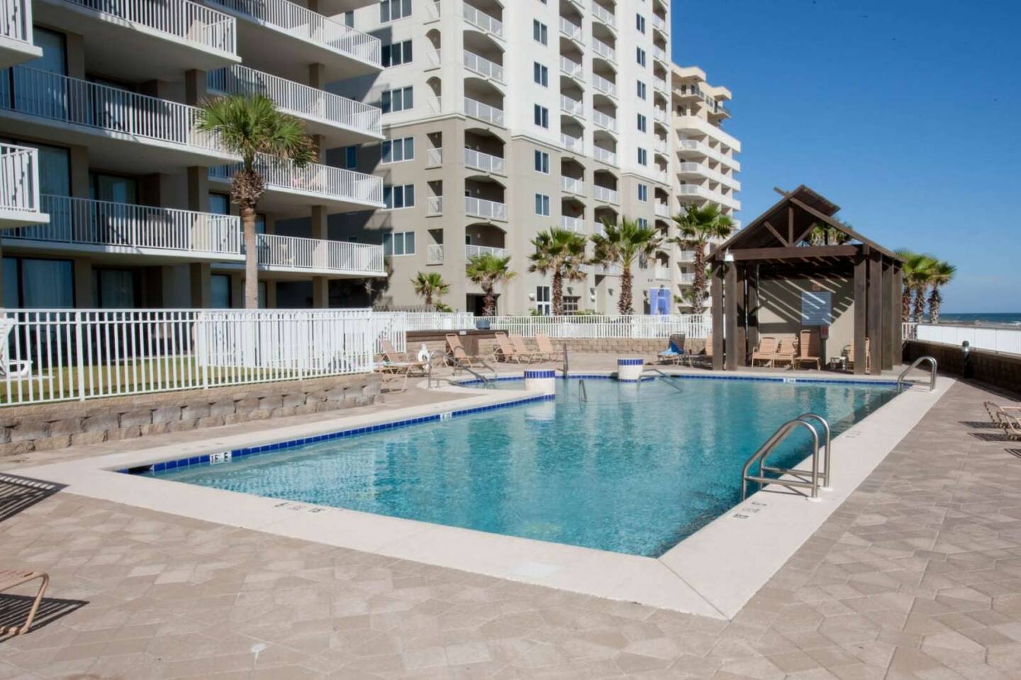 Sunshine + Pool = HEAVEN