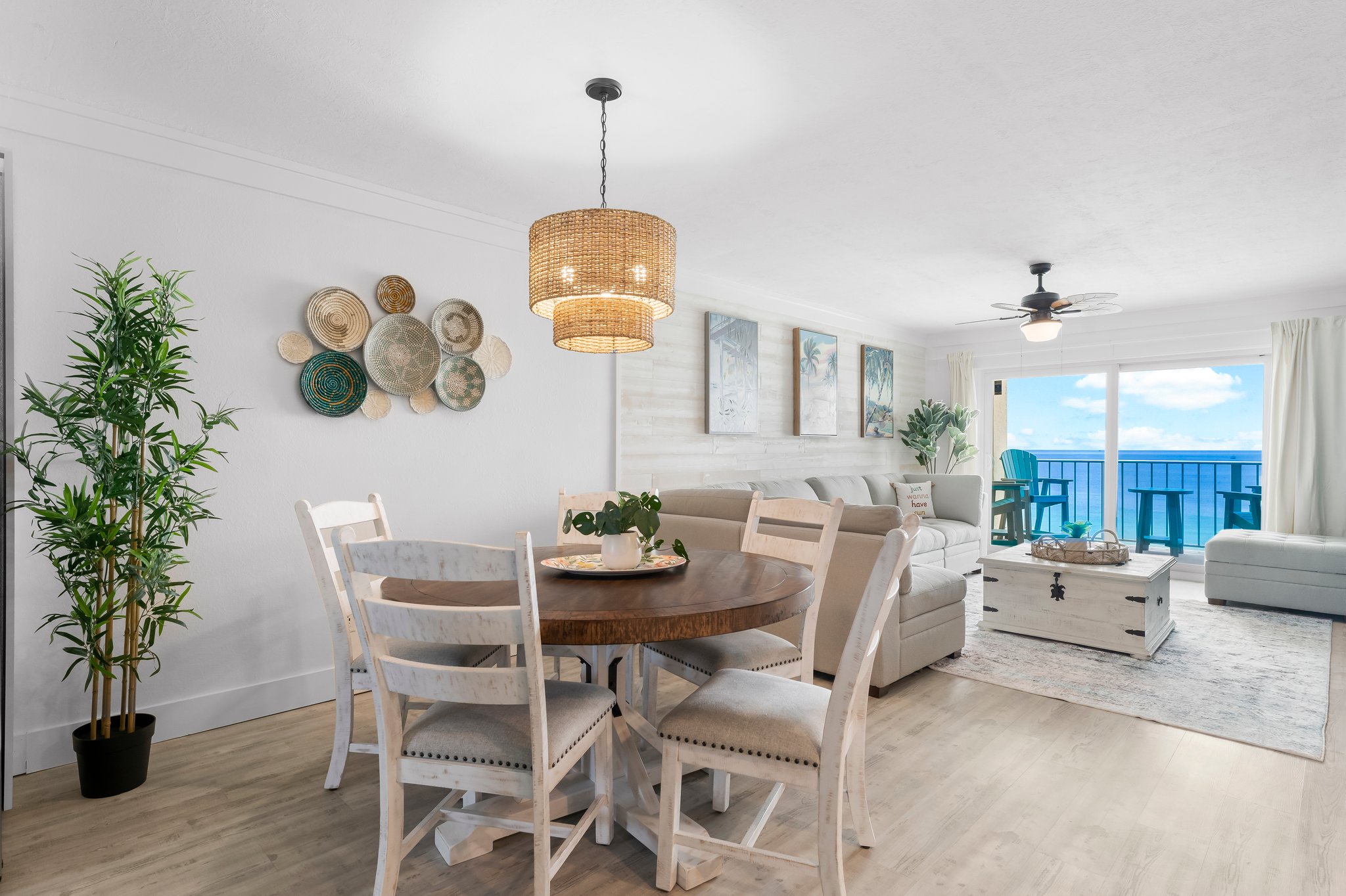  Enjoy a board game or friendly game of cards with seating for all six in our spacious living area. The open concept design ensures that you can keep an eye on the beautiful Gulf Coast waters, adding an extra layer of relaxation to your game night!