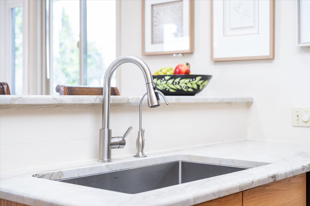 sink with RO drinking water