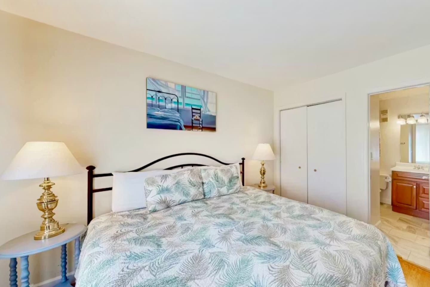 Queen bedroom