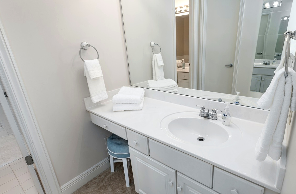 1st Vanity in 2nd Bdrm En-Suite